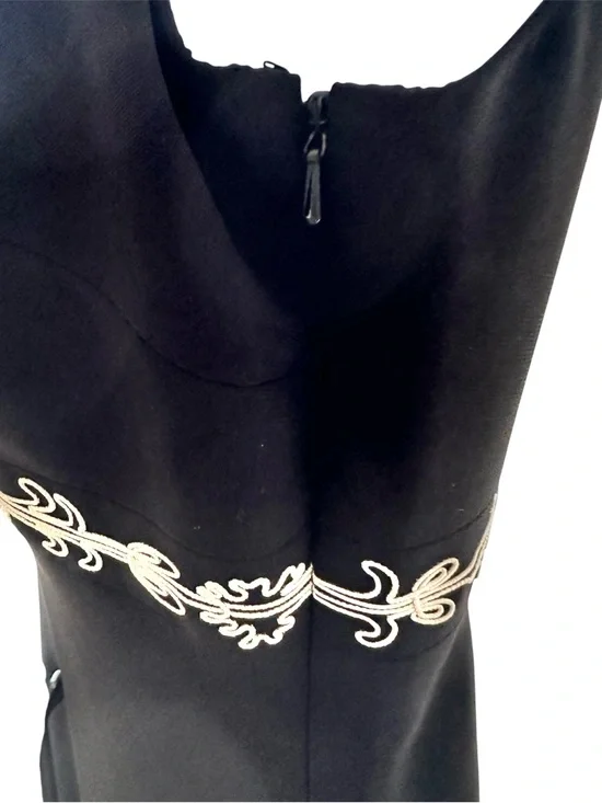 Maggy London Embroidered Midi Dress - Picture 4 of 9